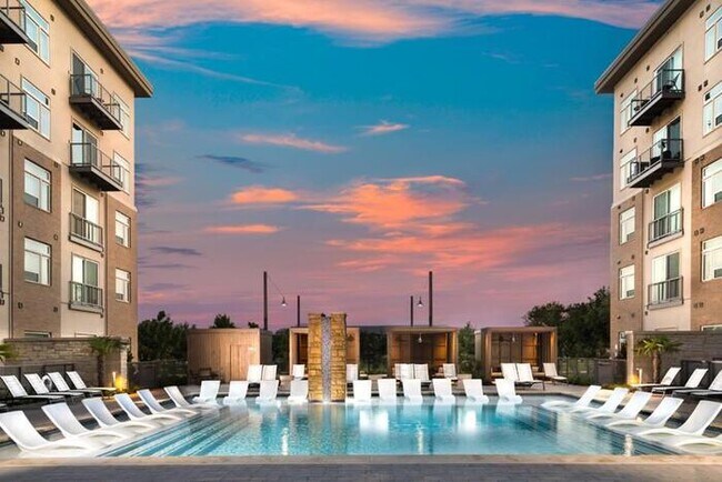 Photo - 3000 Kramer Ln Unit b6