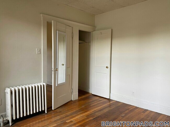 Building Photo - 1630 Commonwealth Ave Rental