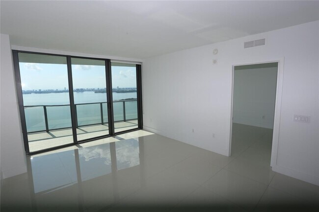 Photo - 460 NE 28th St Unit 3404