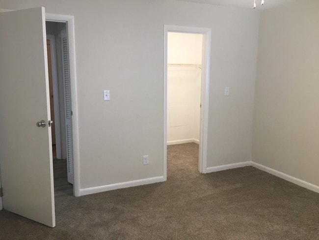 Crossroads Market Apartments
