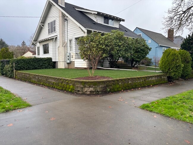 Building Photo - 3705 N Longview Ave Unit A