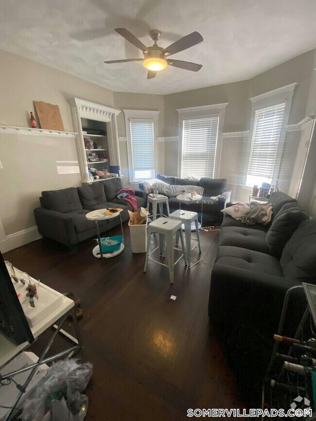 Building Photo - 69 Bromfield Rd Rental