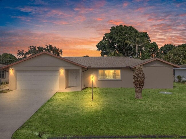 Building Photo - 1143 SE Sabina Ln Rental