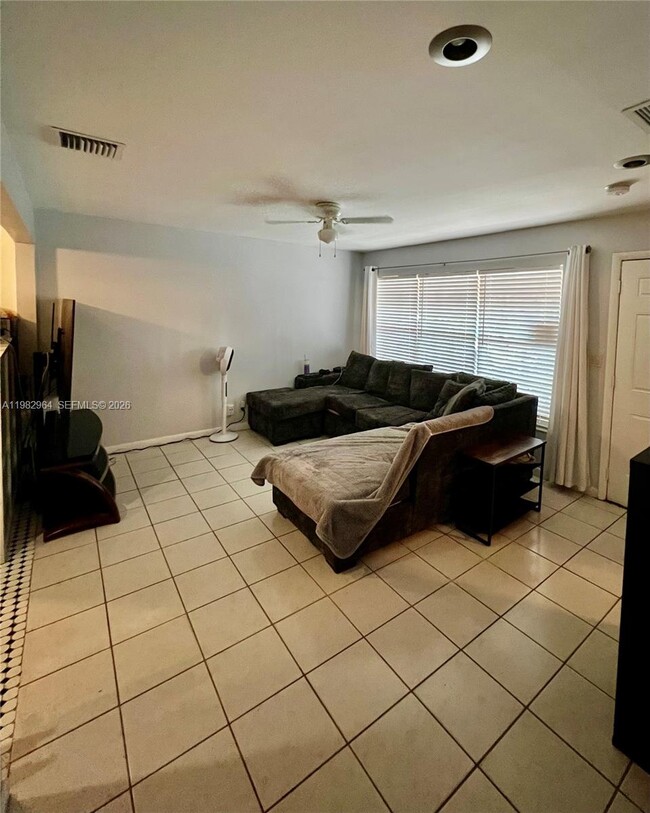 Photo - 2016 NE 26th St Unit 2