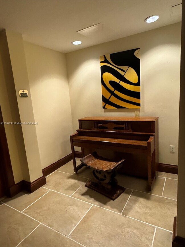 Photo - 2951 S Bayshore Dr Unit 215