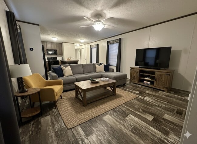 Photo - 26 Bing St N