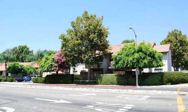 Building Photo - Mountain Vista Apartments