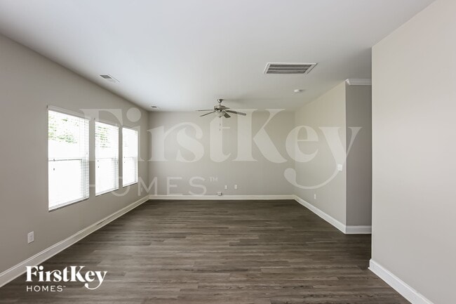 Photo - 9232 Evans Creek Ct