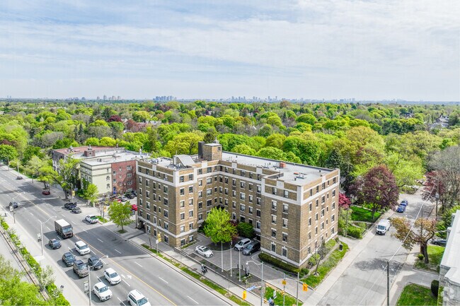 2837 Yonge Street