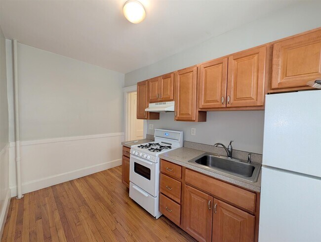 Photo - 145 Summer St Unidad 3