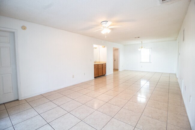 Photo - 2304 Clubside Dr