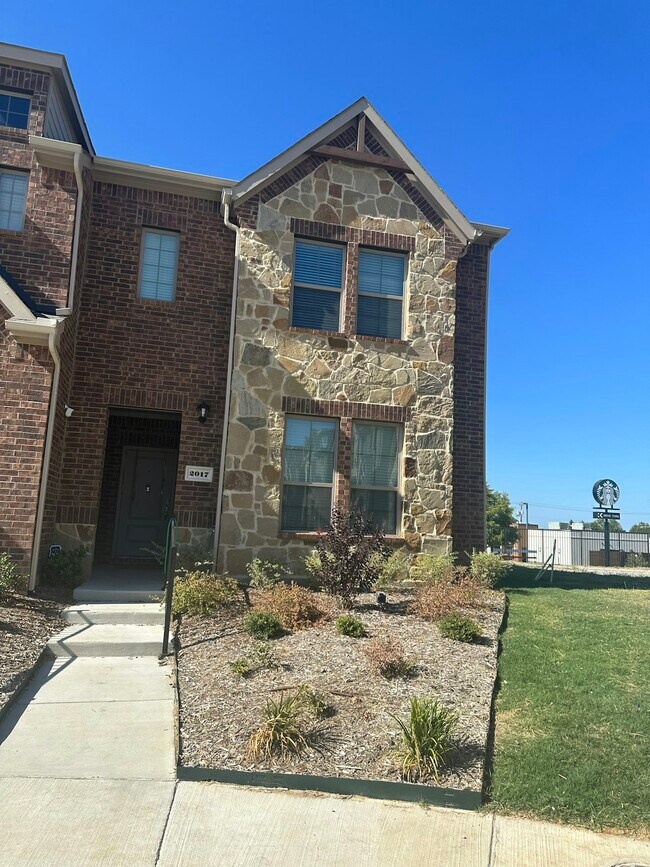 Building Photo - 2017 Crooked Bow Dr