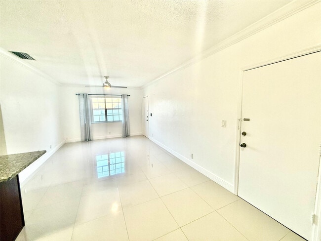 Photo - 299 SW 7th St Unit 101a