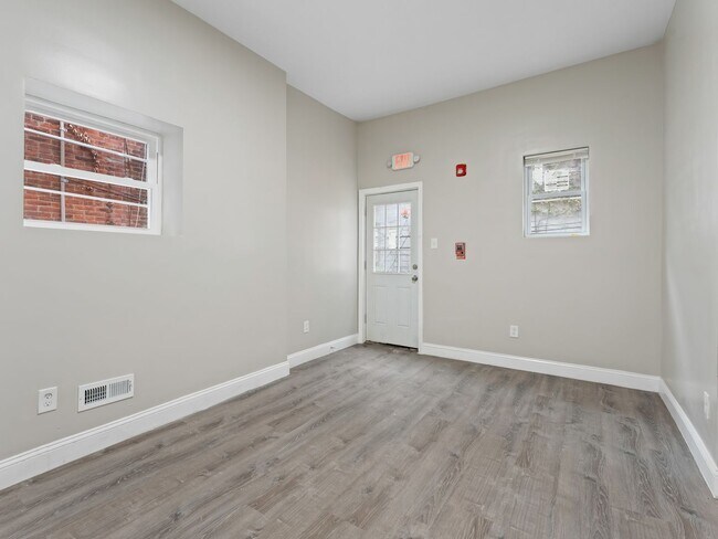 Photo - 1517 W Westmoreland St Unit 1