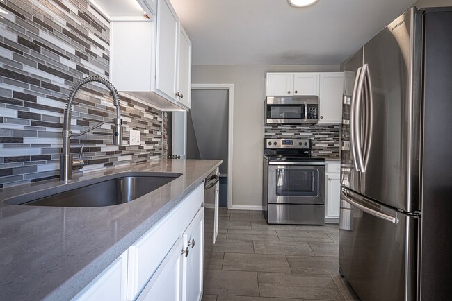 Building Photo - RockhillR6518 Unit RockhillR6520