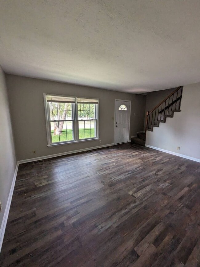 Photo - 4 Bedroom Pet Friendly Home For Rent With ...