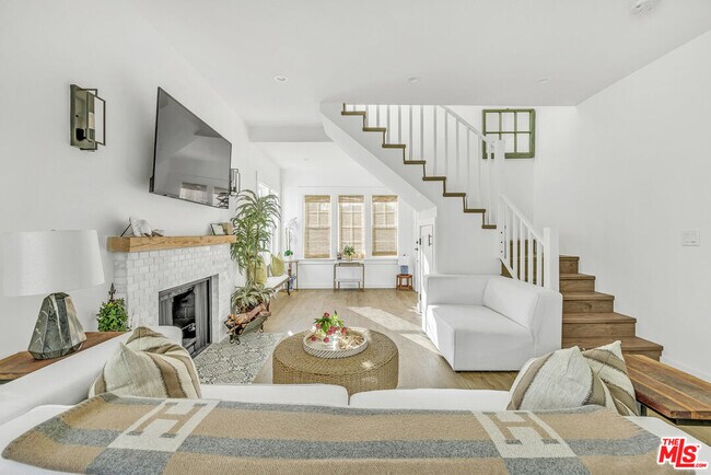 712 Crestmoore Pl Unidad A