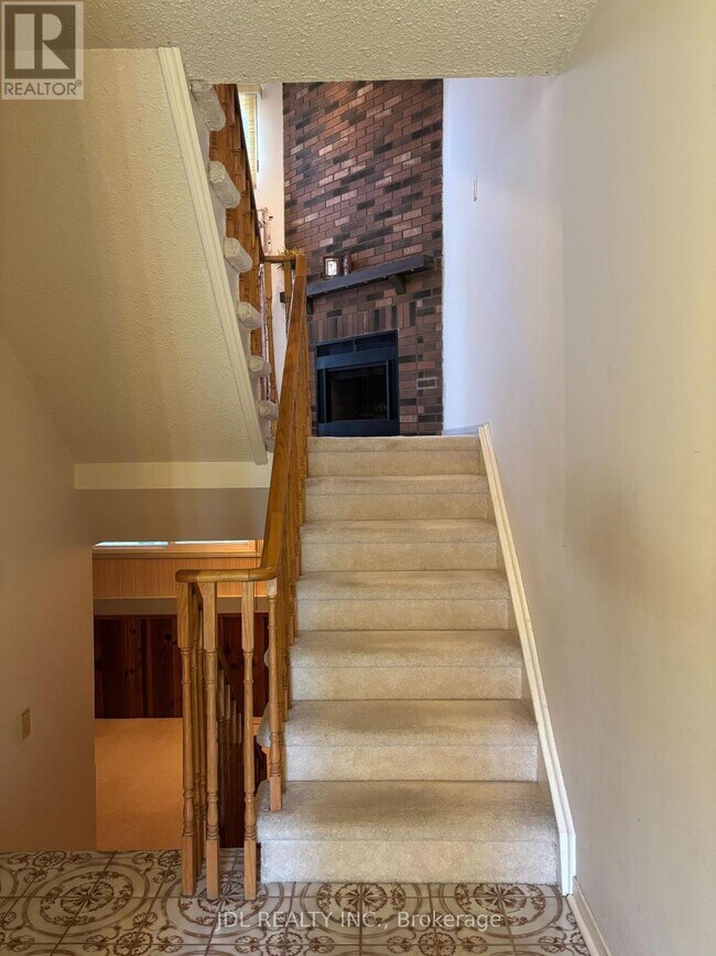 Photo - 65 Cottonwood Ct