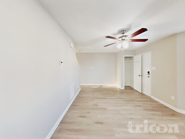 Photo - 4813 Windbreak Ln