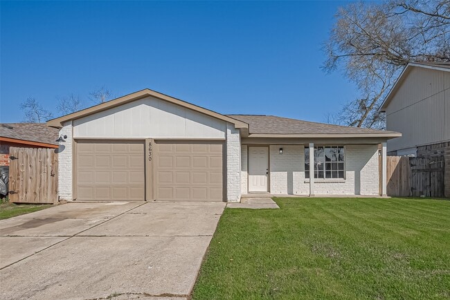 Building Photo - 8630 Valley Meadow Dr