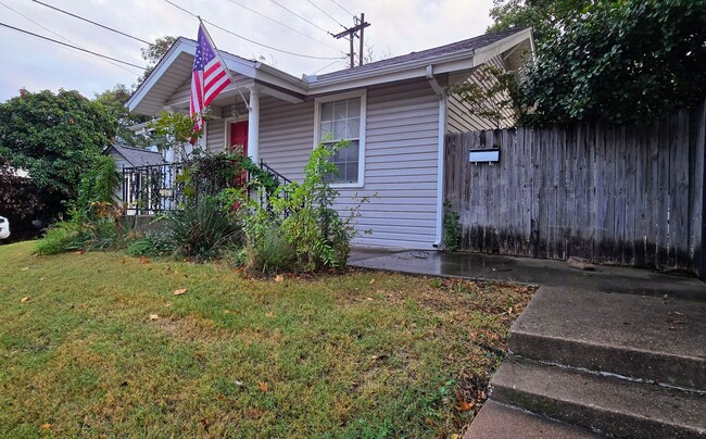 Photo - 1 bed/1 bath backhouse near TCU