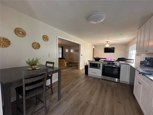 Photo - 6702 Songwood Dr