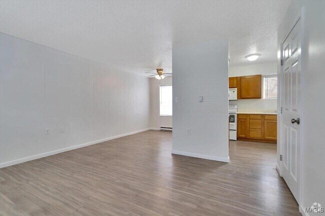 Building Photo - 119 N 1st St Rental