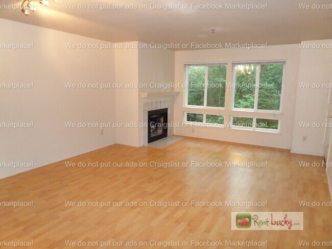 Photo - Super Cute and Private 2-Bedroom Condo w/2 Parking Spaces in Lake Forest Park!!