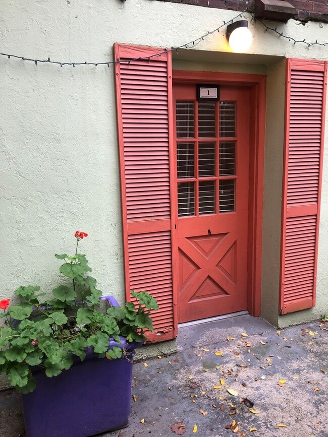 Building Photo - Villa Jene Apartments