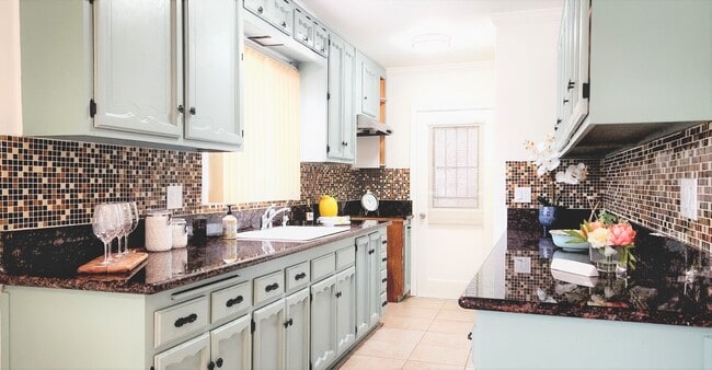 Building Photo - 1112 N Columbus Ave Unit A