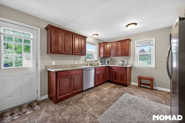 Photo - 1723 Edgewood Dr