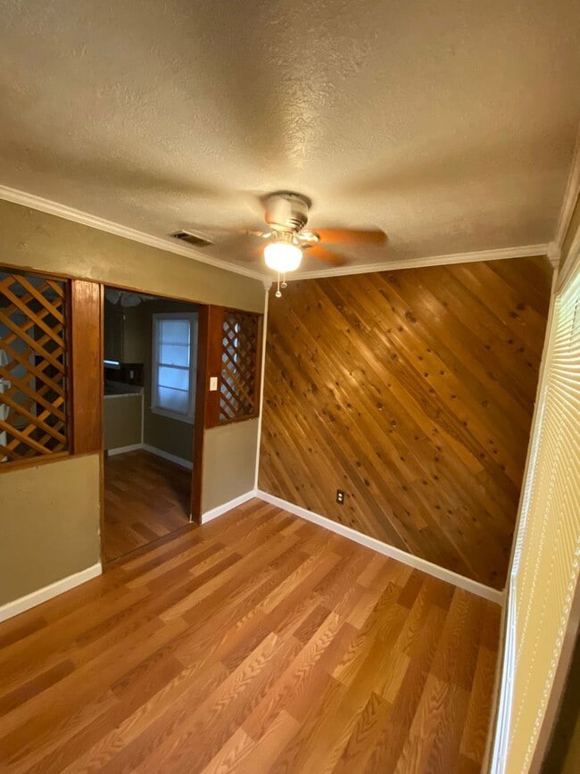 Photo - 403 Bluebonnet Dr