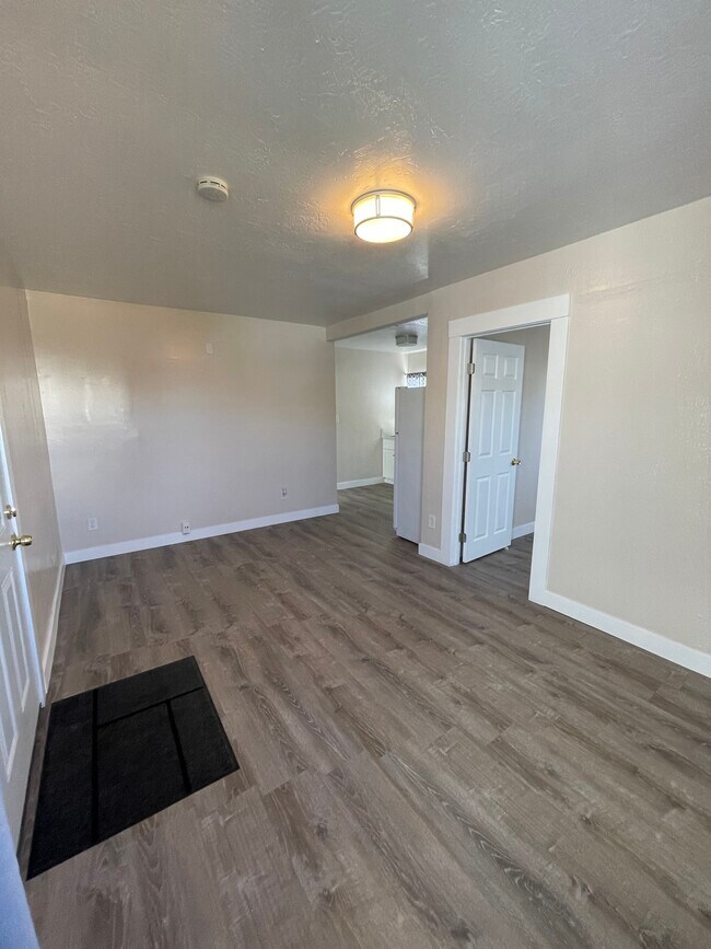 Living Room - 2982 Franklin Ave