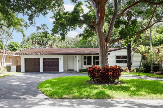 921 Alava Ave