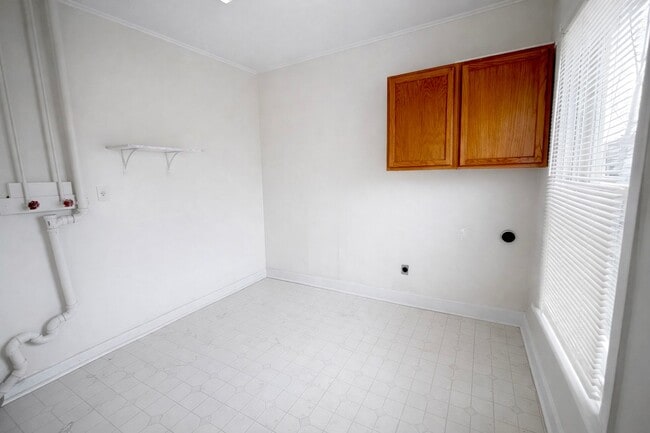 Photo - 218 N George St Unit Upstairs