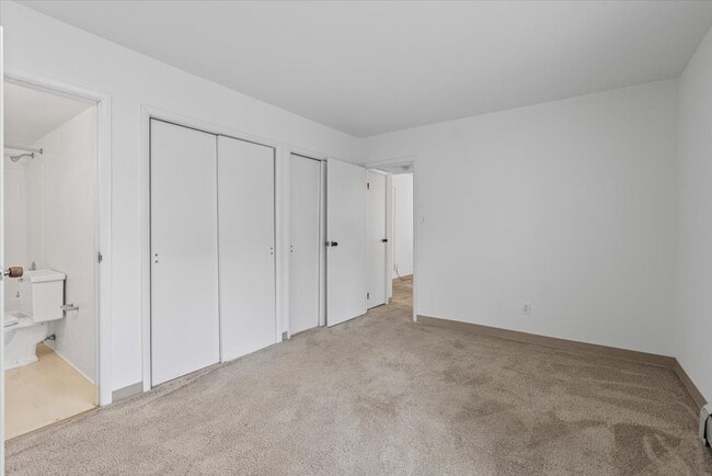 Franklin West Apartments, Leasing Office