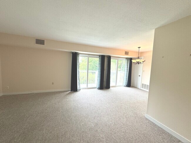 Photo - 15 Brookwood Dr Unit APT C