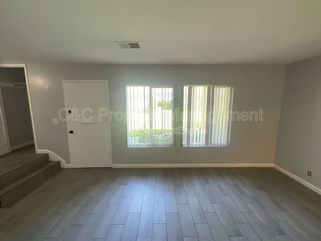 Photo - 292 Grecia Ct