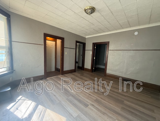 Photo - 1040 Jessie St
