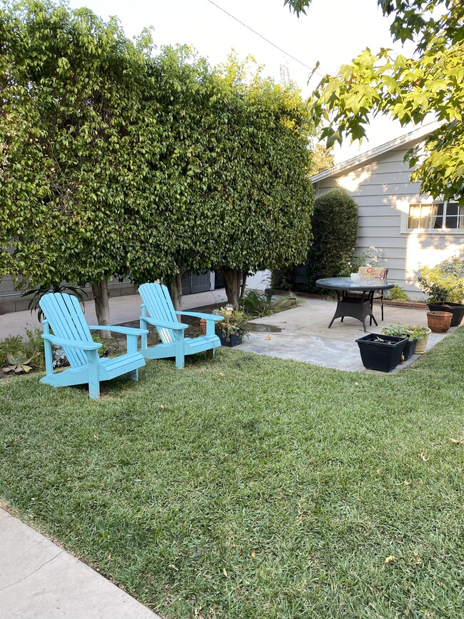 Sitting area - 923 N Maple St Apartamentos Unidad 923 —