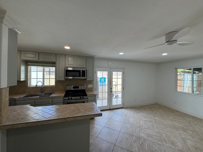Building Photo - 3563 Promontory St Unit Back House