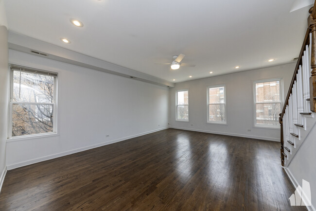 Building Photo - 1426 N Greenview Ave Unit 3 Rental