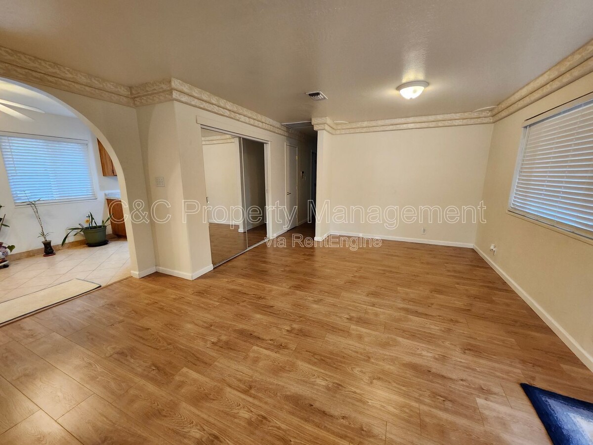 Photo - 6671 Graham Cir