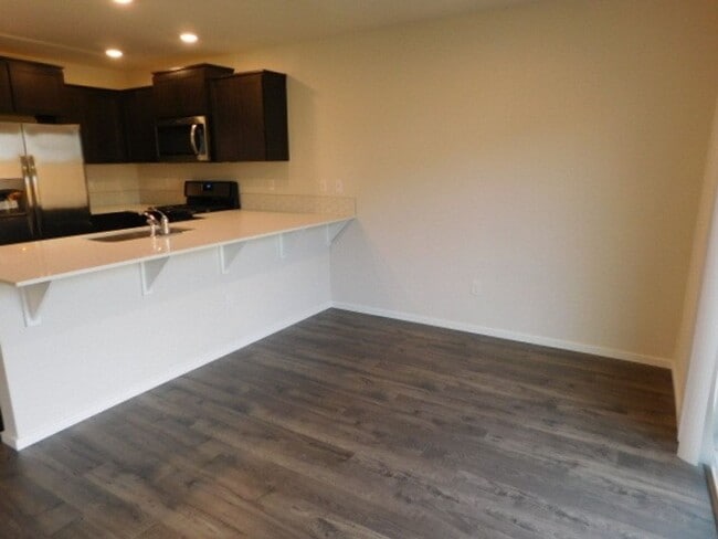 Photo - 4737 Navigation Ave NE