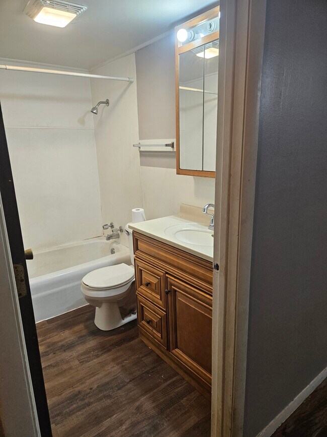 Photo - 107 College Park Ct Unidad # 2