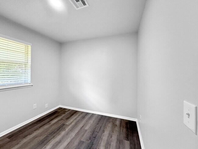 Photo - 812 Meadowridge Dr