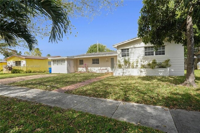 Photo - 1081 NE 179th St