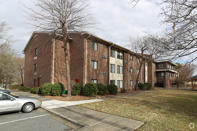 Photo - The Wesbury and Wesbury Plaza