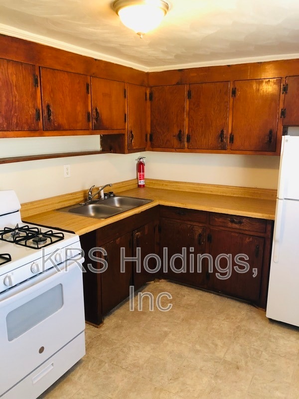 Photo - 1831 Kingston Ave Unidad C