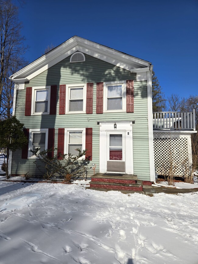 Front of property - 629 Platt St Apartments